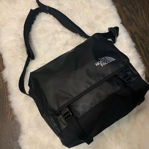 NORTH FACE MESSENGER BAG